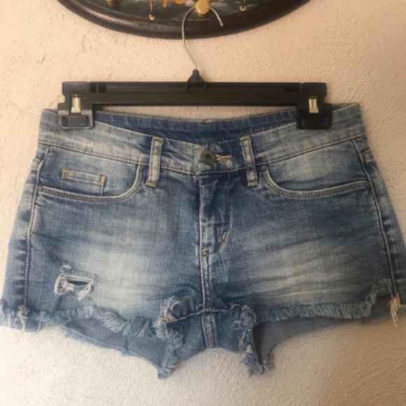 Blank NYC Cut Off Distressed Shorts Raw Hem - Picture 5 of 11